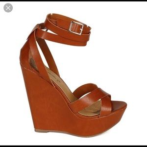 Breckelle Vivi-24 (Size 11)